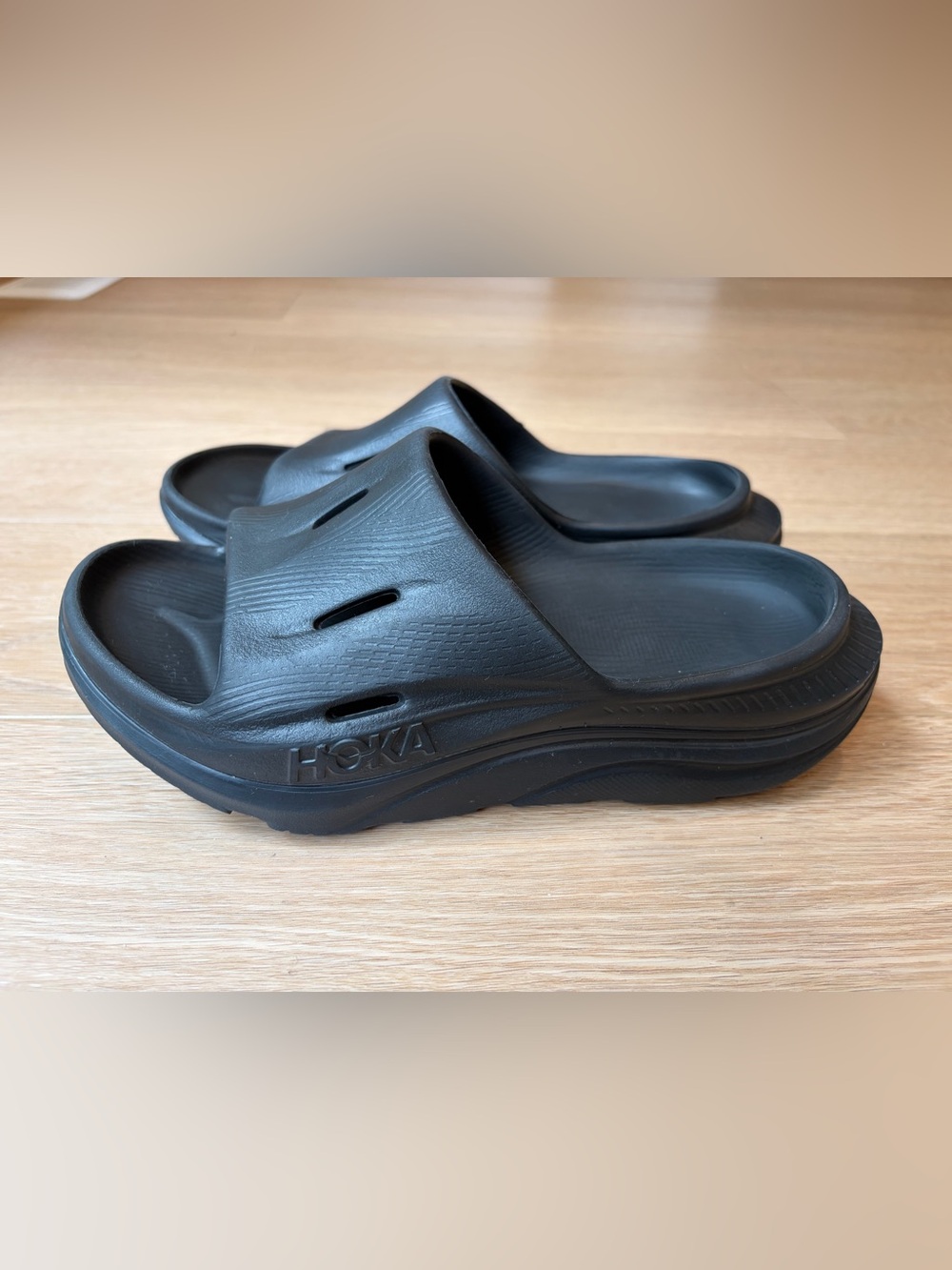 Hoka Black Recovery Slide Sandals women’s size 7 | summer, athleisure, comfort